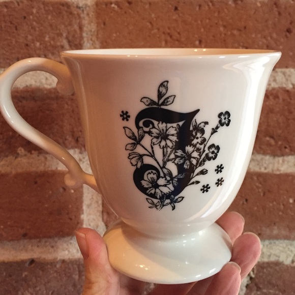 *final markdown* ANTHROPOLOGIE / 'Missus' Monogram Letter J Mug - Picture 2 of 8